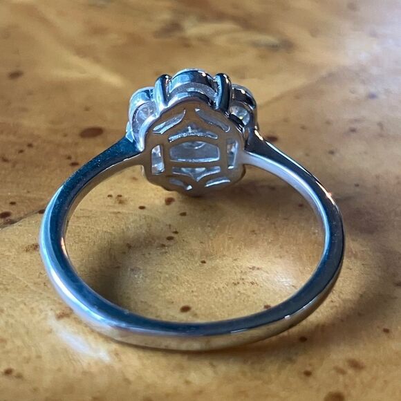 Genuine Moissanite Sterling Silver Ring Size 7 - Picture 5 of 9